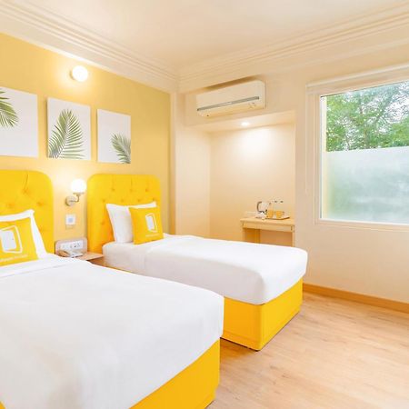 Bloom Hotel - Cr Park New Delhi Bagian luar foto