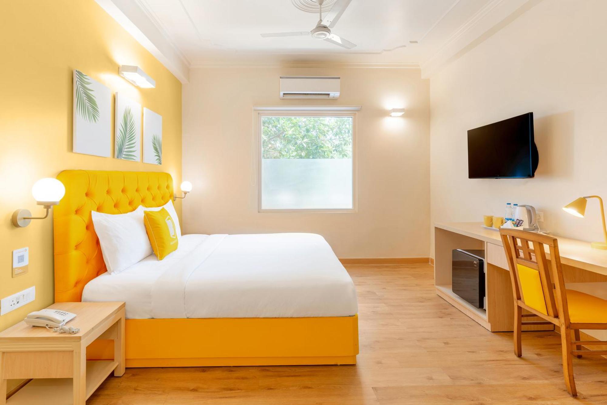 Bloom Hotel - Cr Park New Delhi Bagian luar foto
