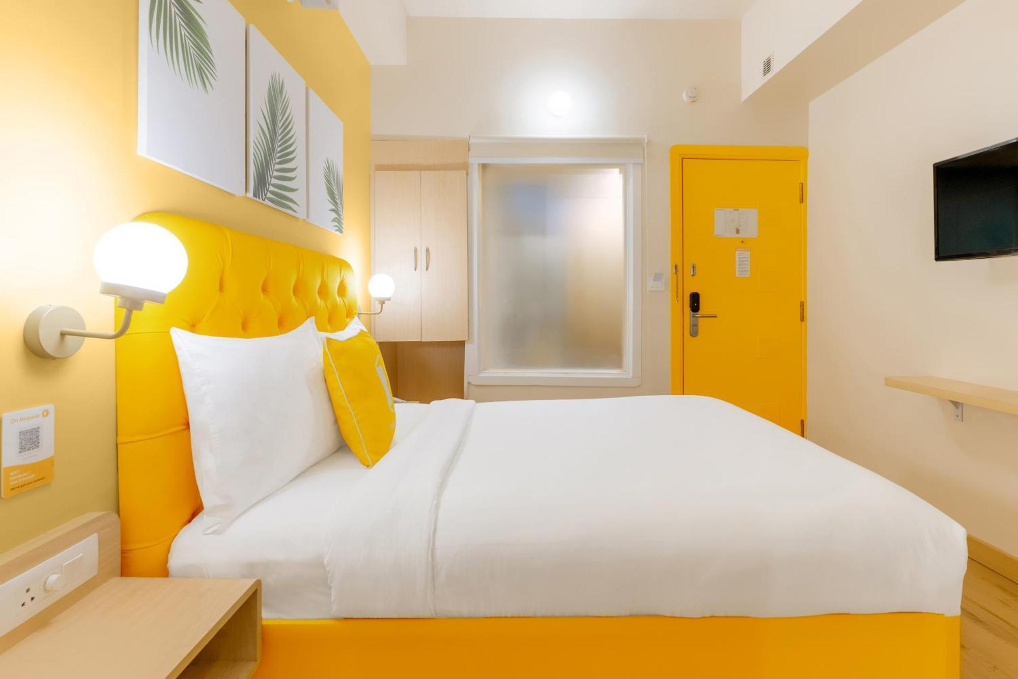 Bloom Hotel - Cr Park New Delhi Bagian luar foto