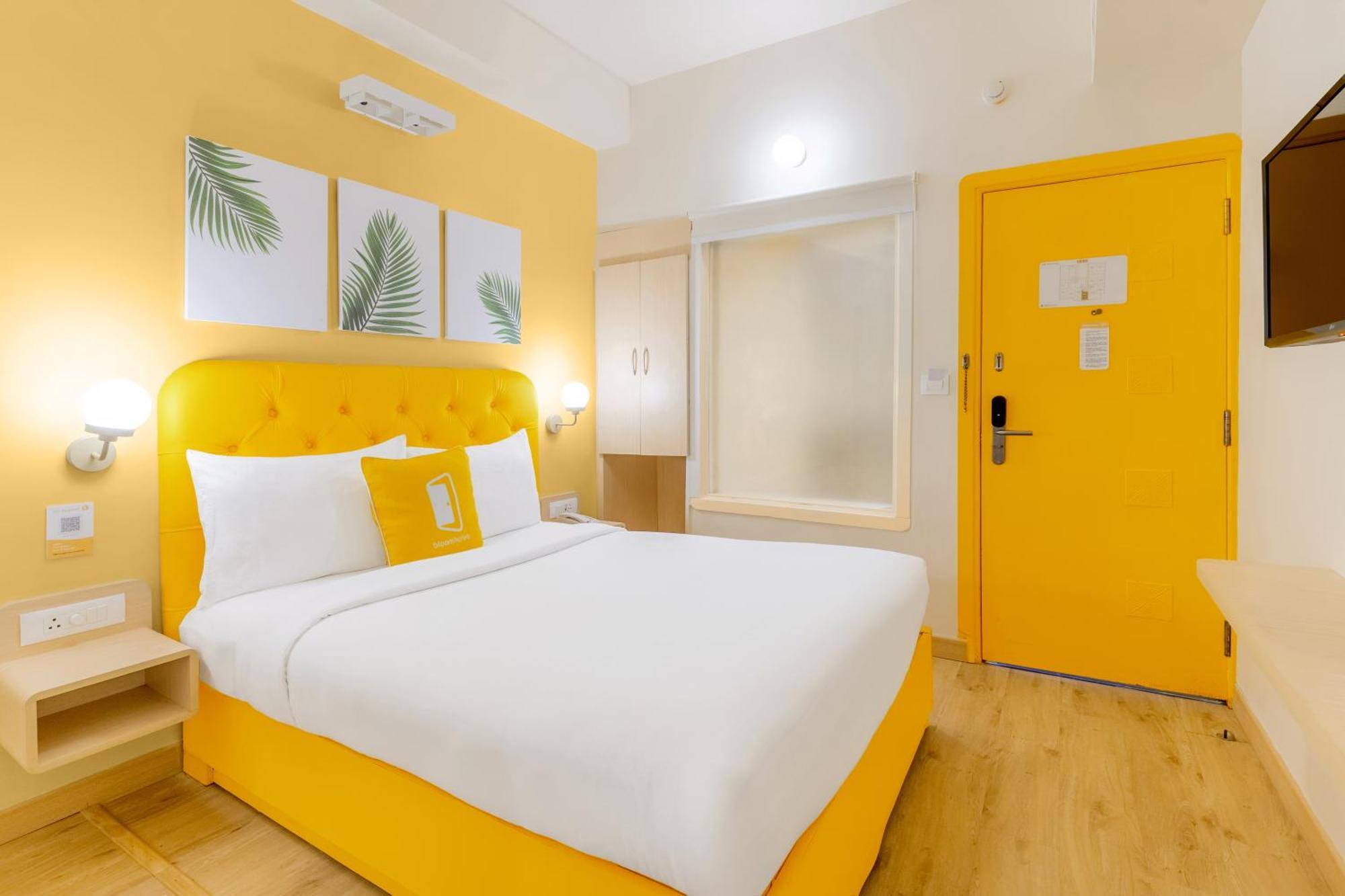 Bloom Hotel - Cr Park New Delhi Bagian luar foto